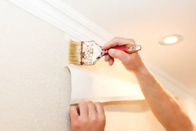 Pose de papier peint à Sarrant — revêtements muraux et toiles de verre